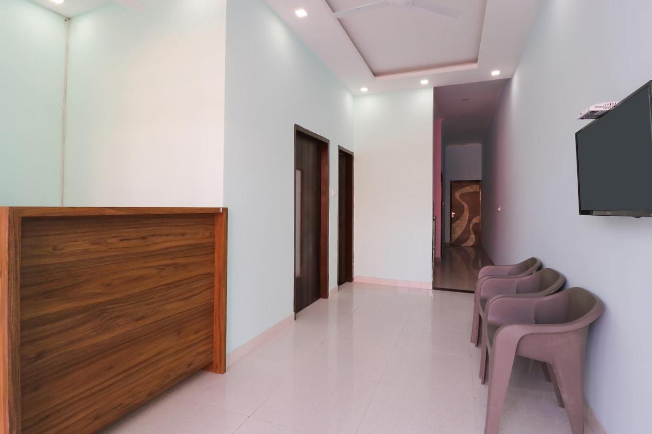 Oyo 64004 Hotel Kartar Zirakpur Exterior foto