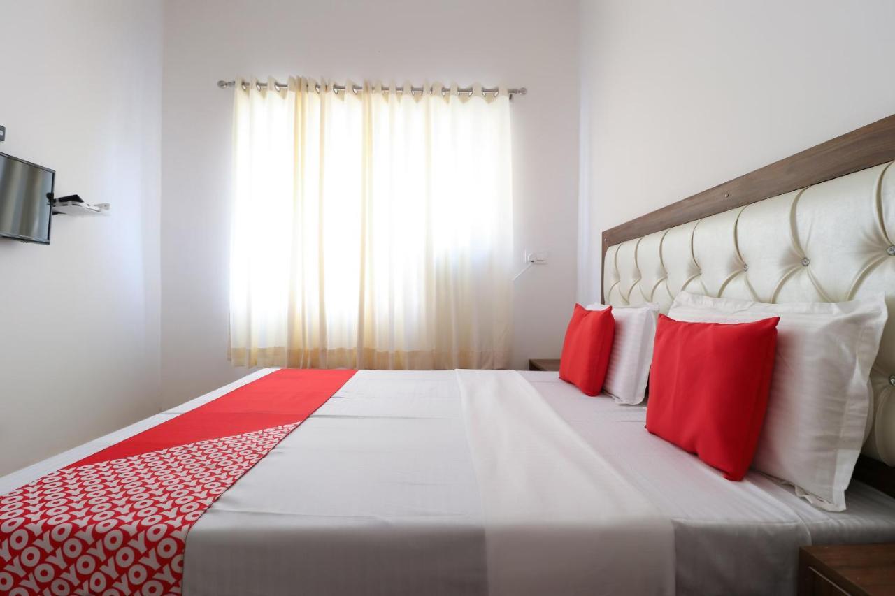 Oyo 64004 Hotel Kartar Zirakpur Exterior foto